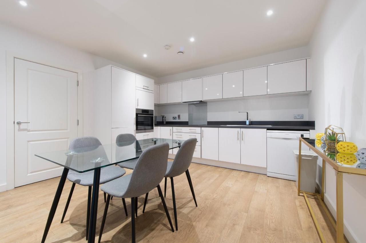 Apartment Stunning Luxury 2 Bedroom London