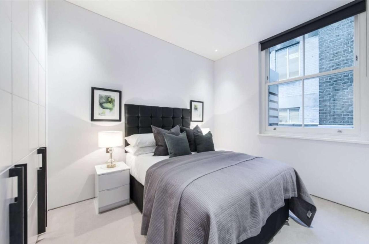 Central Mayfair And Piccadilly Sleeps 6 People London