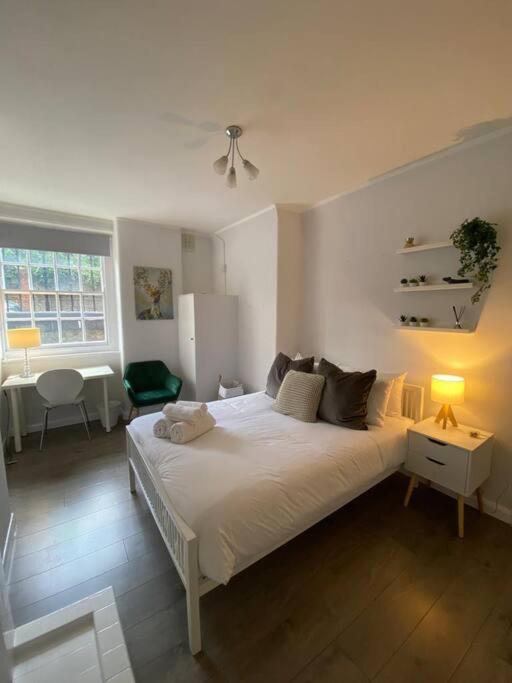 Apartment Stylish 2br Retreat In King's Cross, *