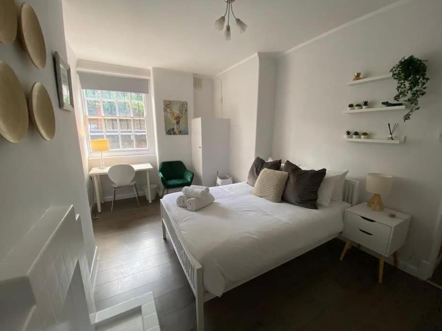 Stylish 2br Retreat In King's Cross, * London