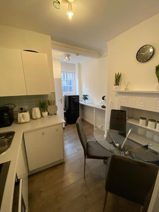 Stylish 2br Retreat In King's Cross, London