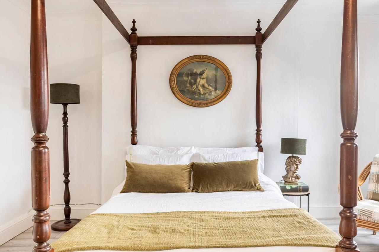 Apartment Victorian Style W/ Four-poster Bed In Camden Town *