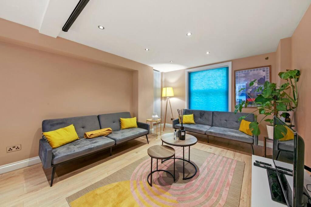 Apartment Stylish In Euston And Near Camden With Private Roof Terrace