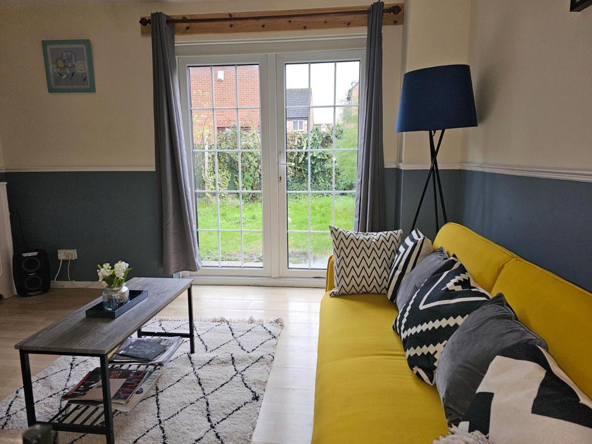 In Beckton. Docklands. Airport. Apartment