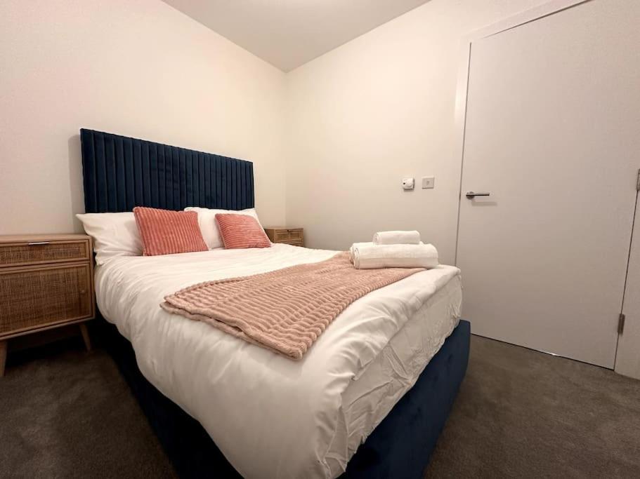 Glitz And Luxury Apartment
