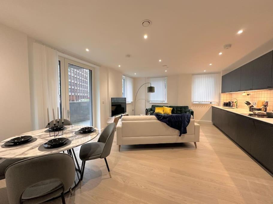 Apartment Glitz And Luxury *