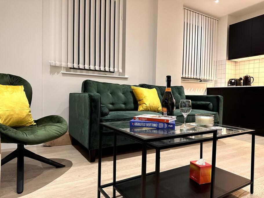 Glitz And Luxury Apartment *