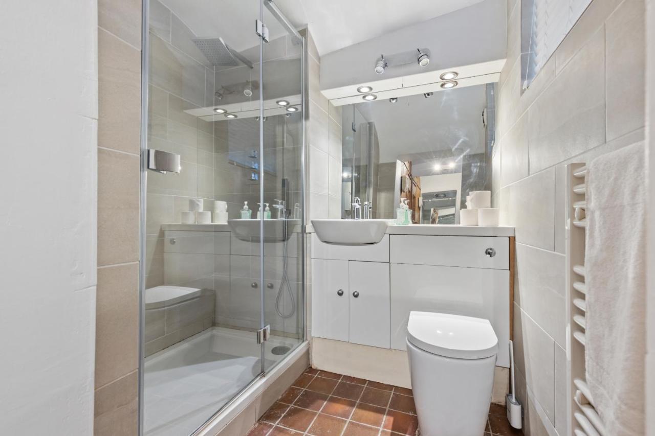 Luxurious 2-bed With Private Sauna By Dena Elite Collection Ferienhaus London