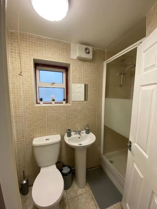Entire 2 Bed Flat 10 Mins To Central * Londen