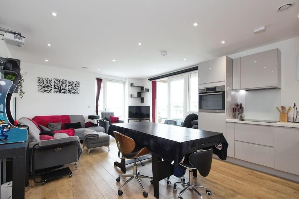 Greenwich O2 Apartment
