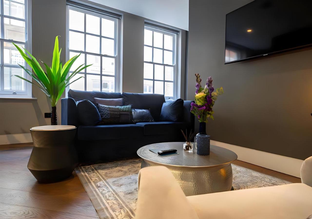 Staylux Oxford Street Apartment