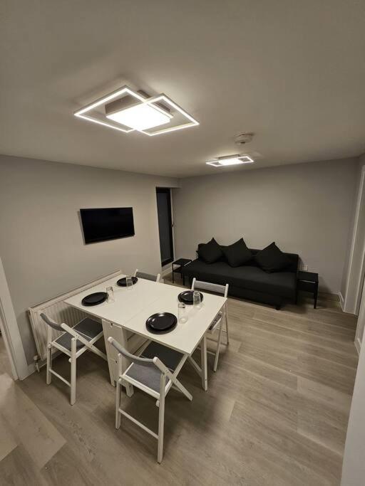 Luxury Flat - With Roof Terrace *