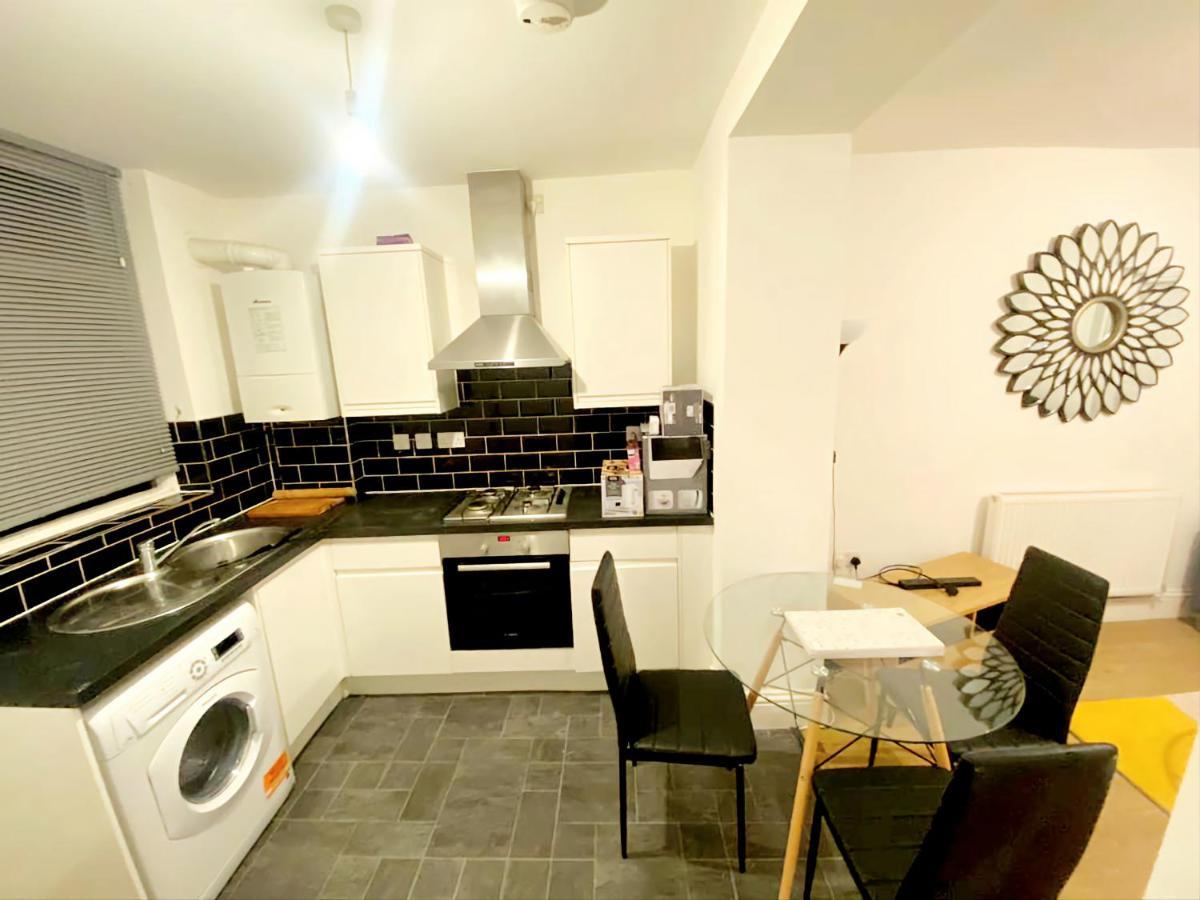 Apartment Stylish 2 Bedroom Sleeps 5 - 3 Mins Walk To Mile End Station
