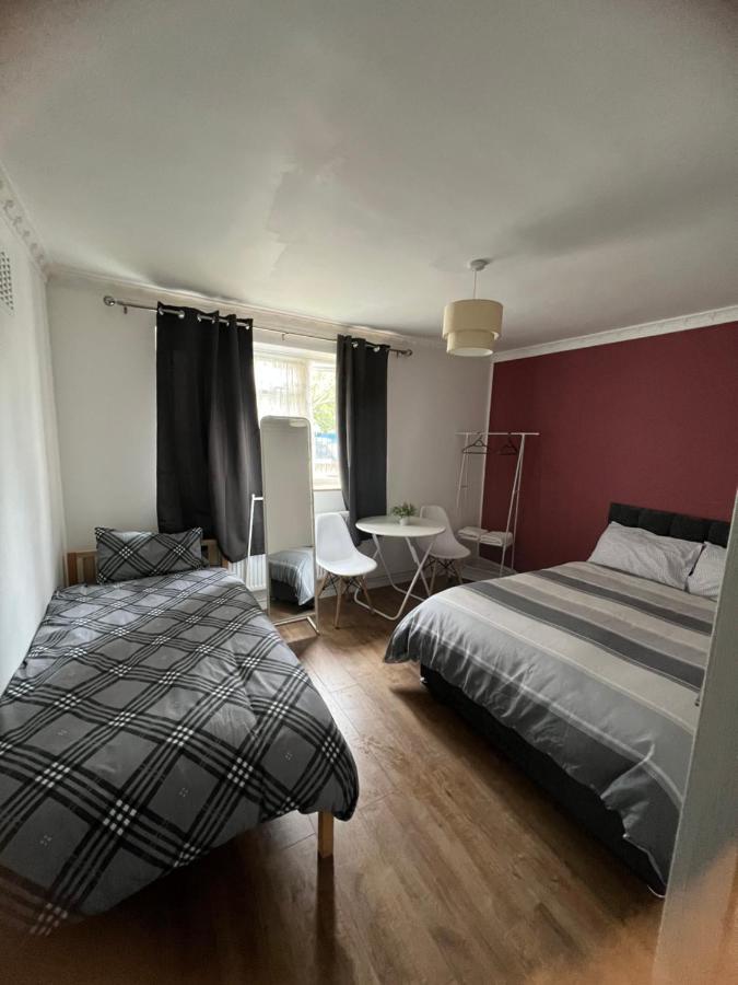 Large With Two Bed In Homestay