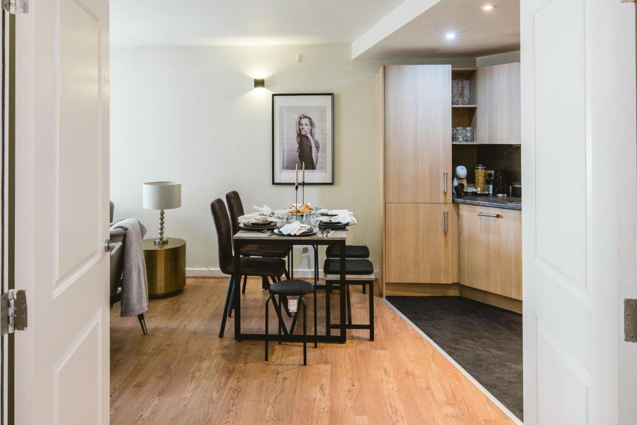 Canary Wharf 2-bed Luxury Haven London