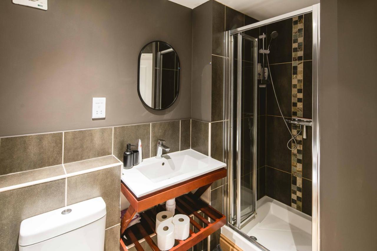 Canary Wharf 2-bed Luxury Haven * London
