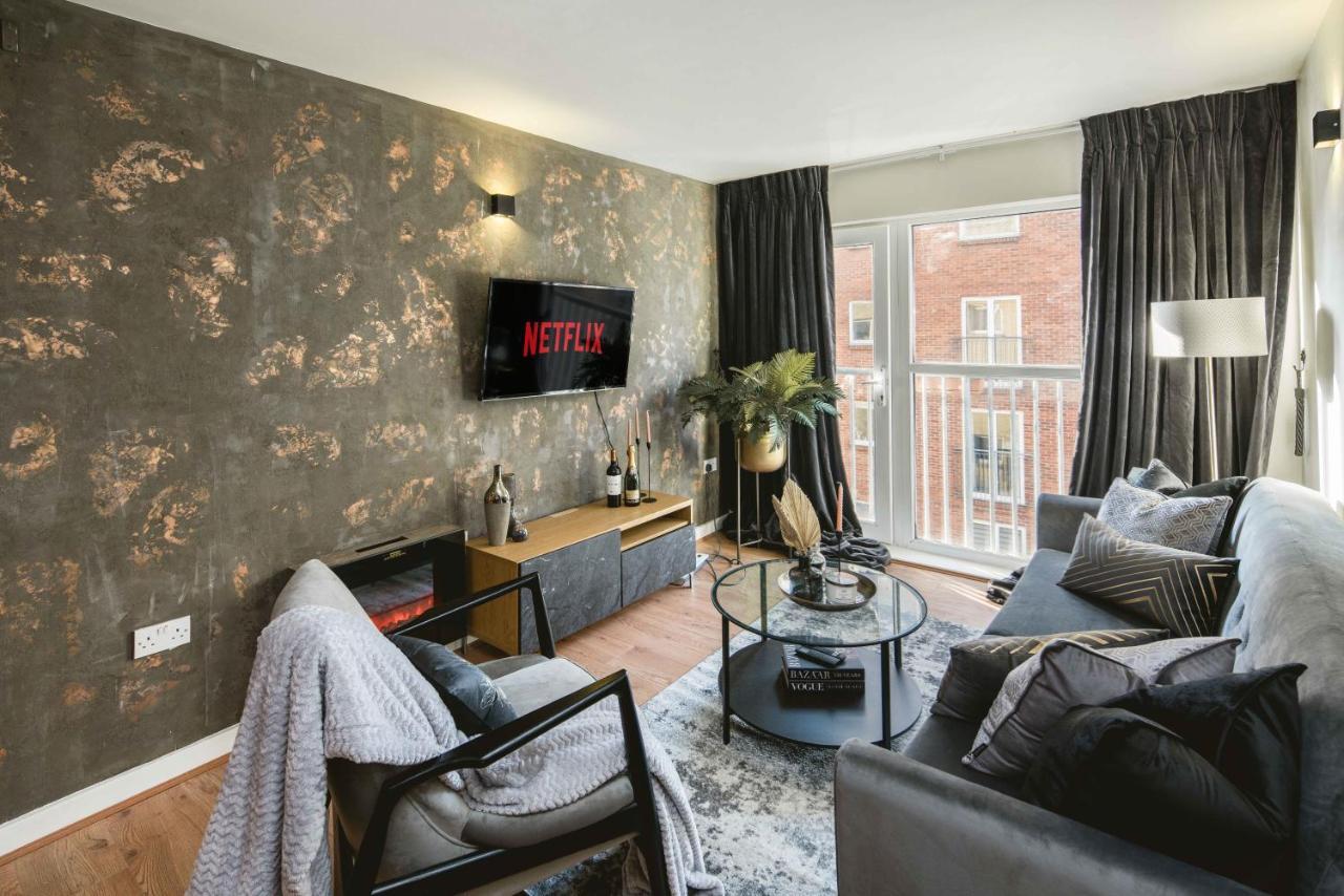 Canary Wharf 2-bed Luxury Haven Apartment London