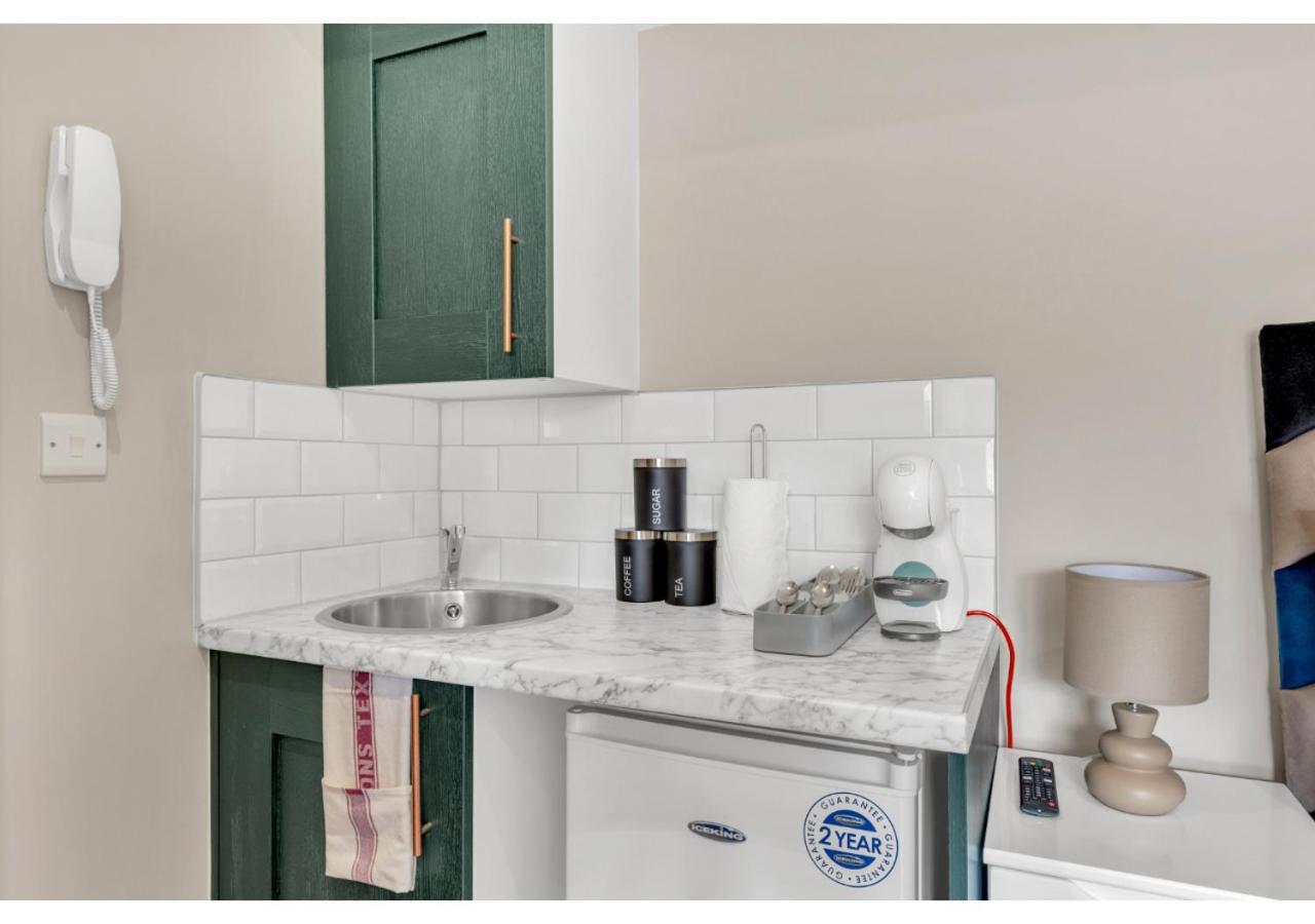 & Explore: Convenient - Prime Location * London