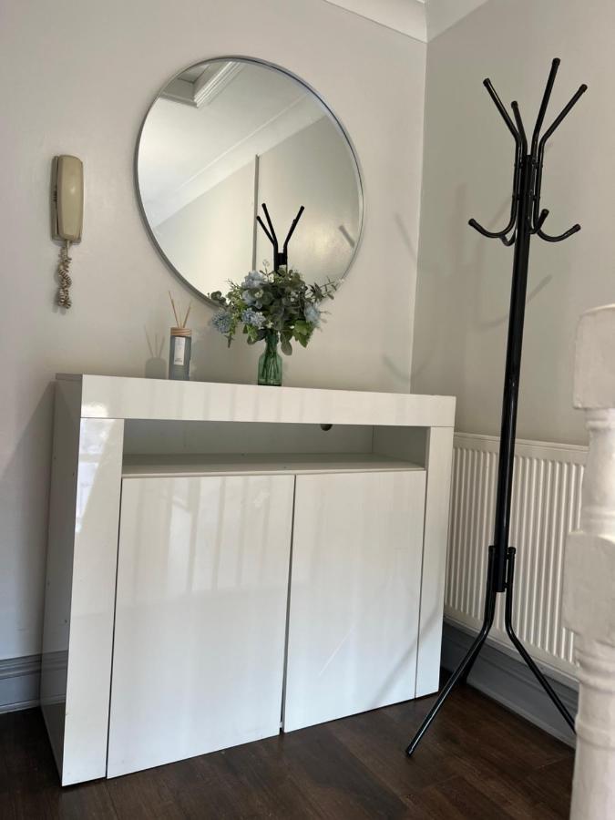 Dalston 1 Bedroom Flat * Londen