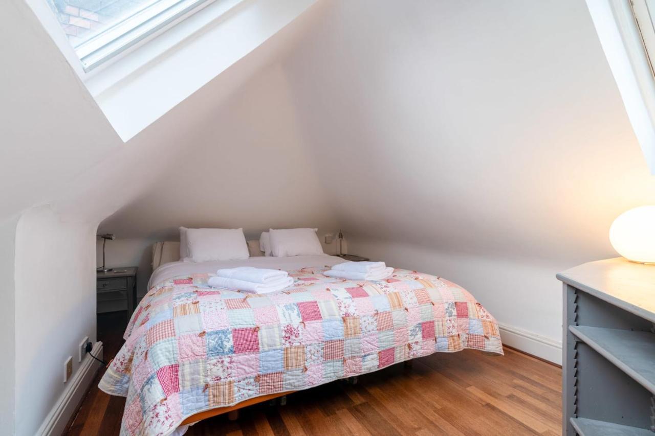 Character In Historic Hampstead Holiday home *