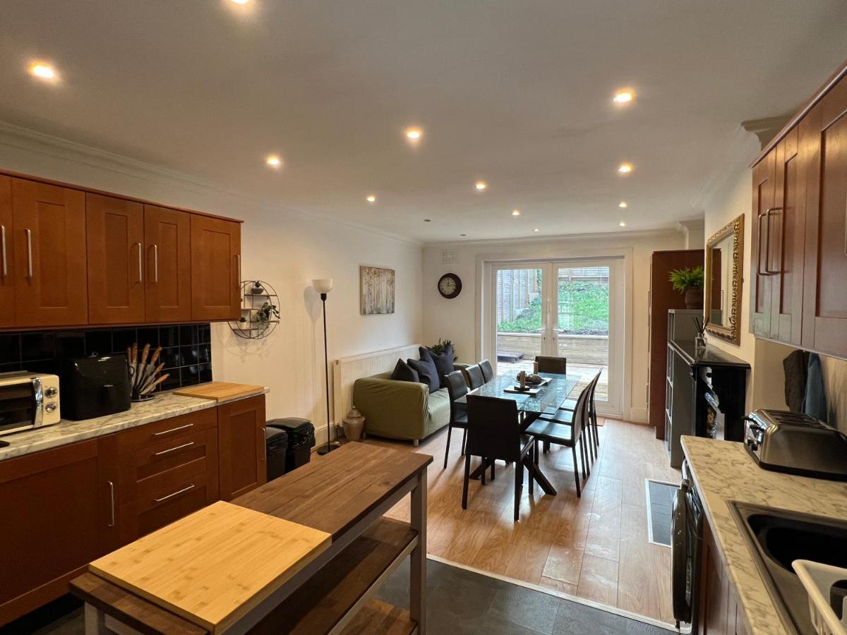Сasa de vacaciones 4 Bed House 10 Min Walk To Tube Londres