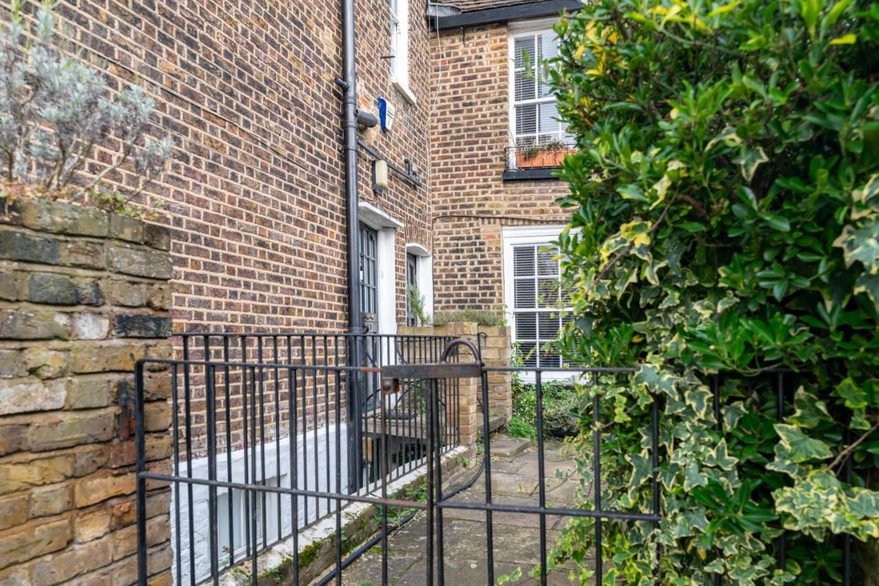 Holiday home Character In Historic Hampstead London