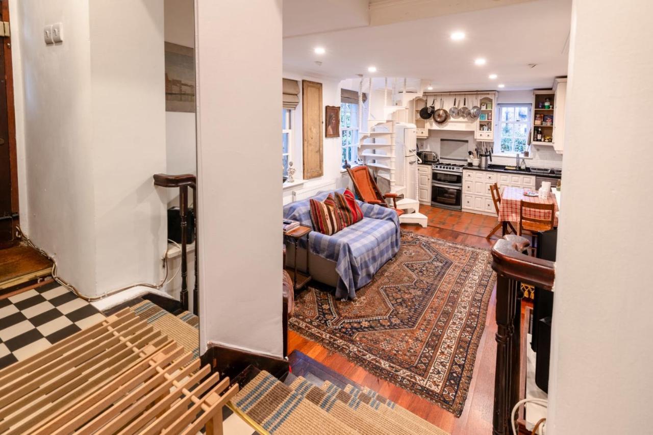 Holiday home Character In Historic Hampstead