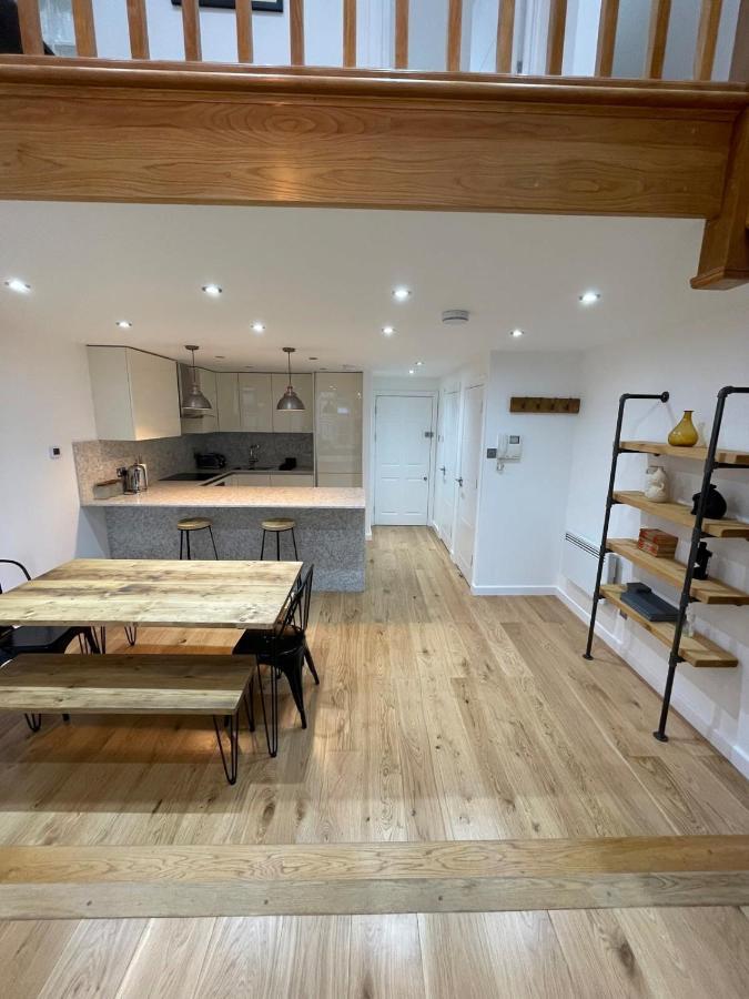 Stunning 3bd Maisonette Wbalcony - Old Street! Appartement *