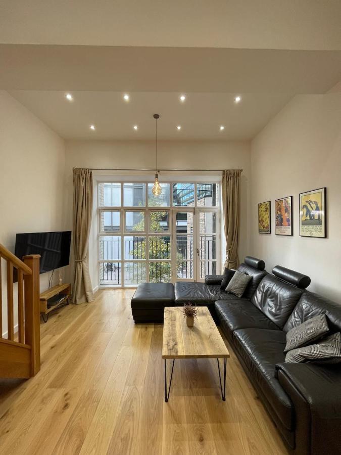 Stunning 3bd Maisonette Wbalcony - Old Street! Londen