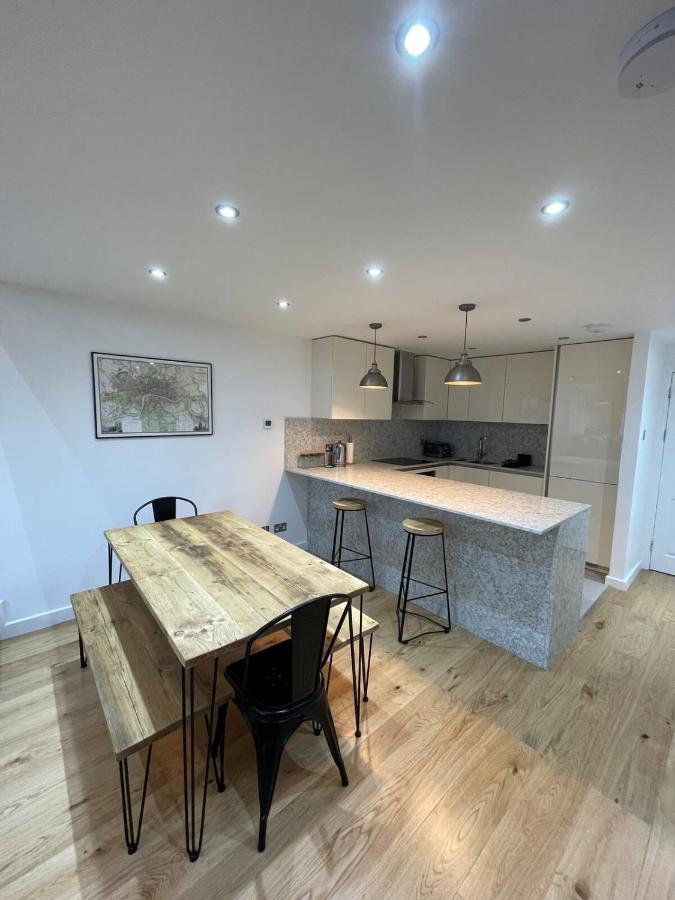 Stunning 3bd Maisonette Wbalcony - Old Street! * Londen