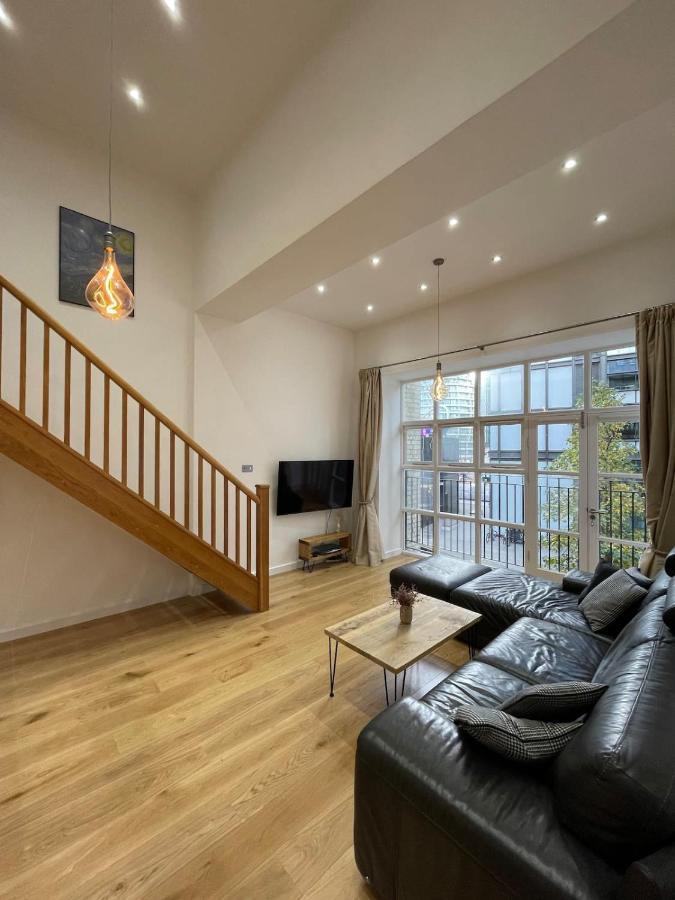 Stunning 3bd Maisonette Wbalcony - Old Street! Appartement Londen