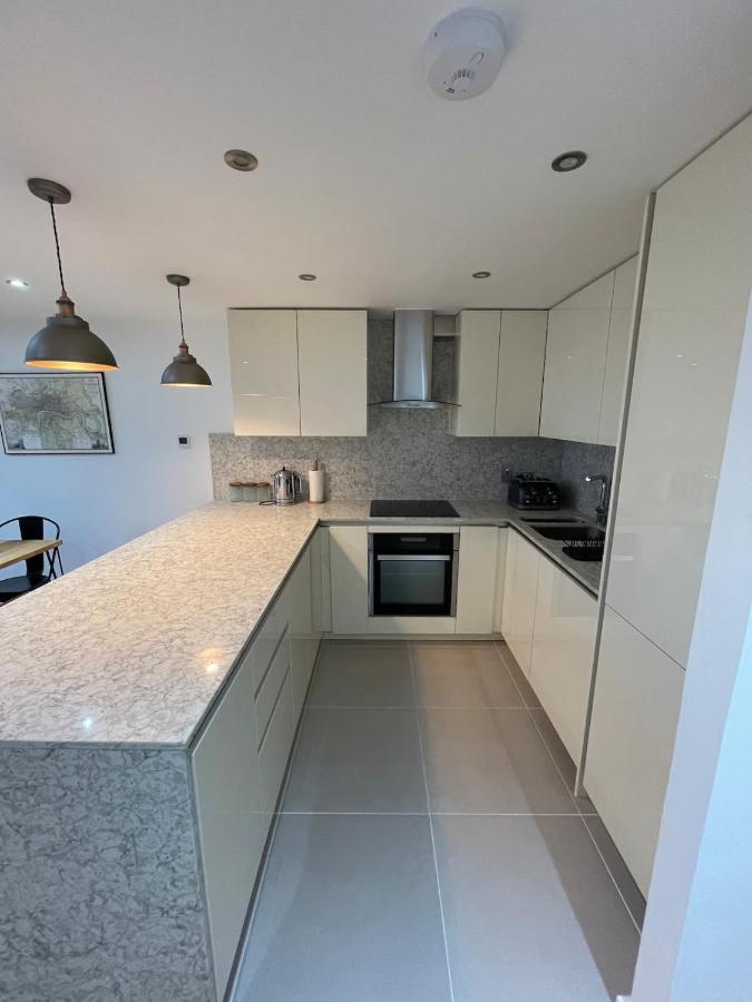 Stunning 3bd Maisonette Wbalcony - Old Street! Londen