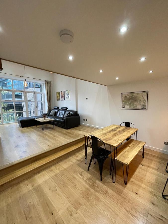 Stunning 3bd Maisonette Wbalcony - Old Street! Appartement