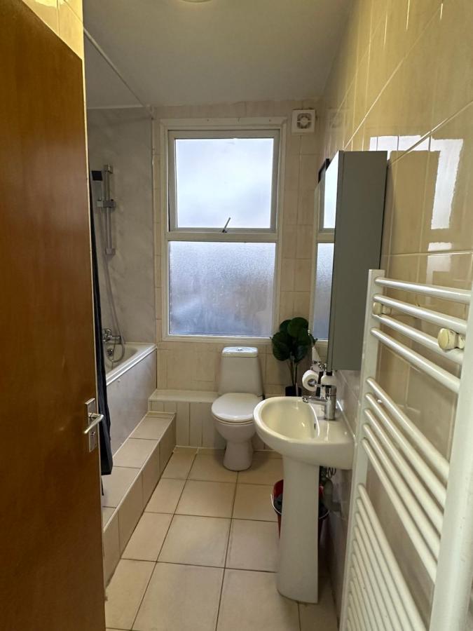 Apartment Beautiful No4 Forest Road London