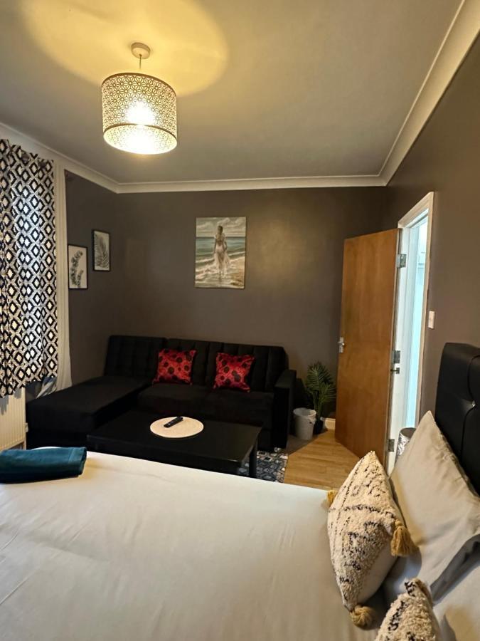 Beautiful No4 Forest Road * London