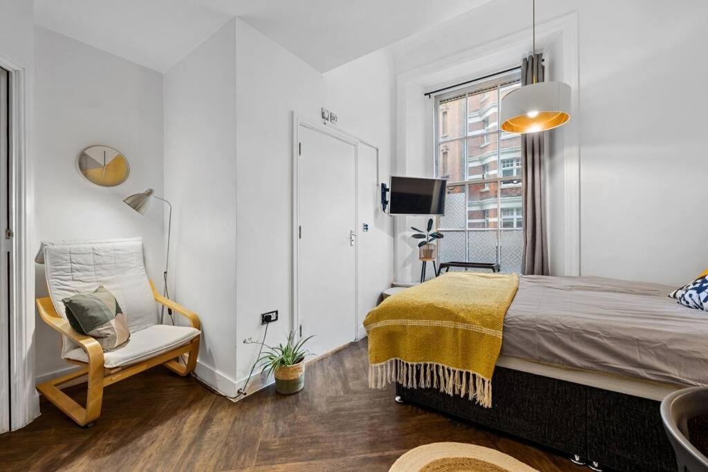 Small Studio In Central London, Payment Required Straight Away The Host Will Message You After You've Made A Reservation Londres