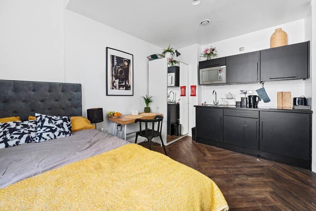 Small Studio In Central London, Payment Required Straight Away The Host Will Message You After You've Made A Reservation Apartamento Londres