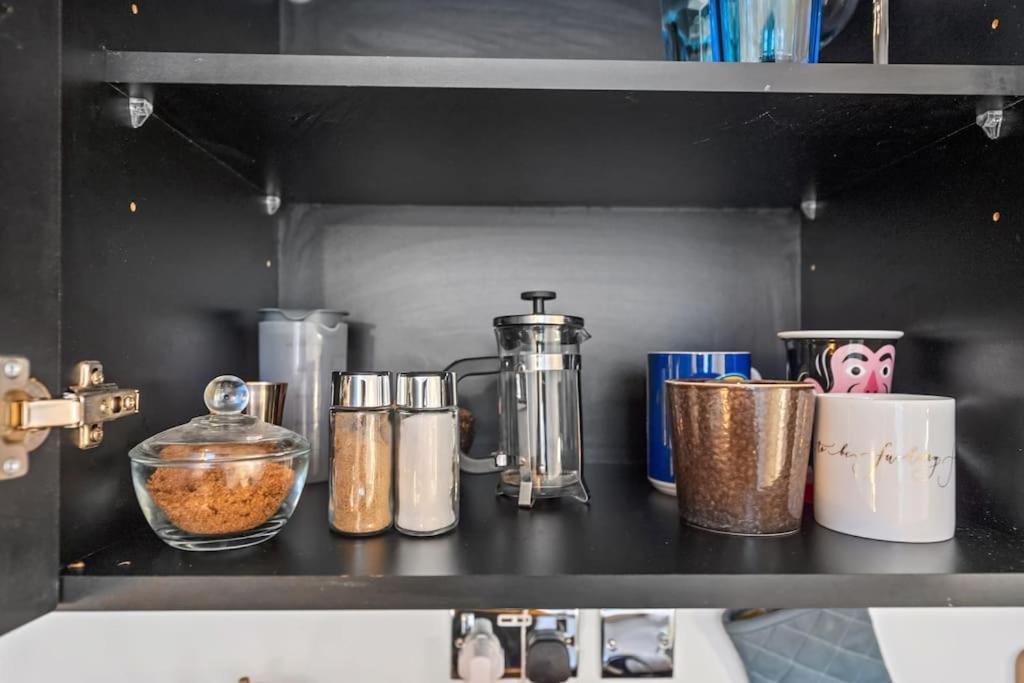 Apartamento Small Studio In Central London, Payment Required Straight Away The Host Will Message You After You've Made A Reservation Londres