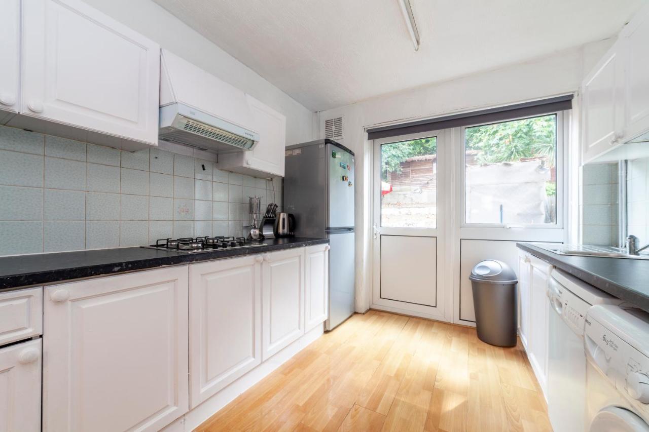 Stunning 3 Bed House With Private Garden, Woolwich London