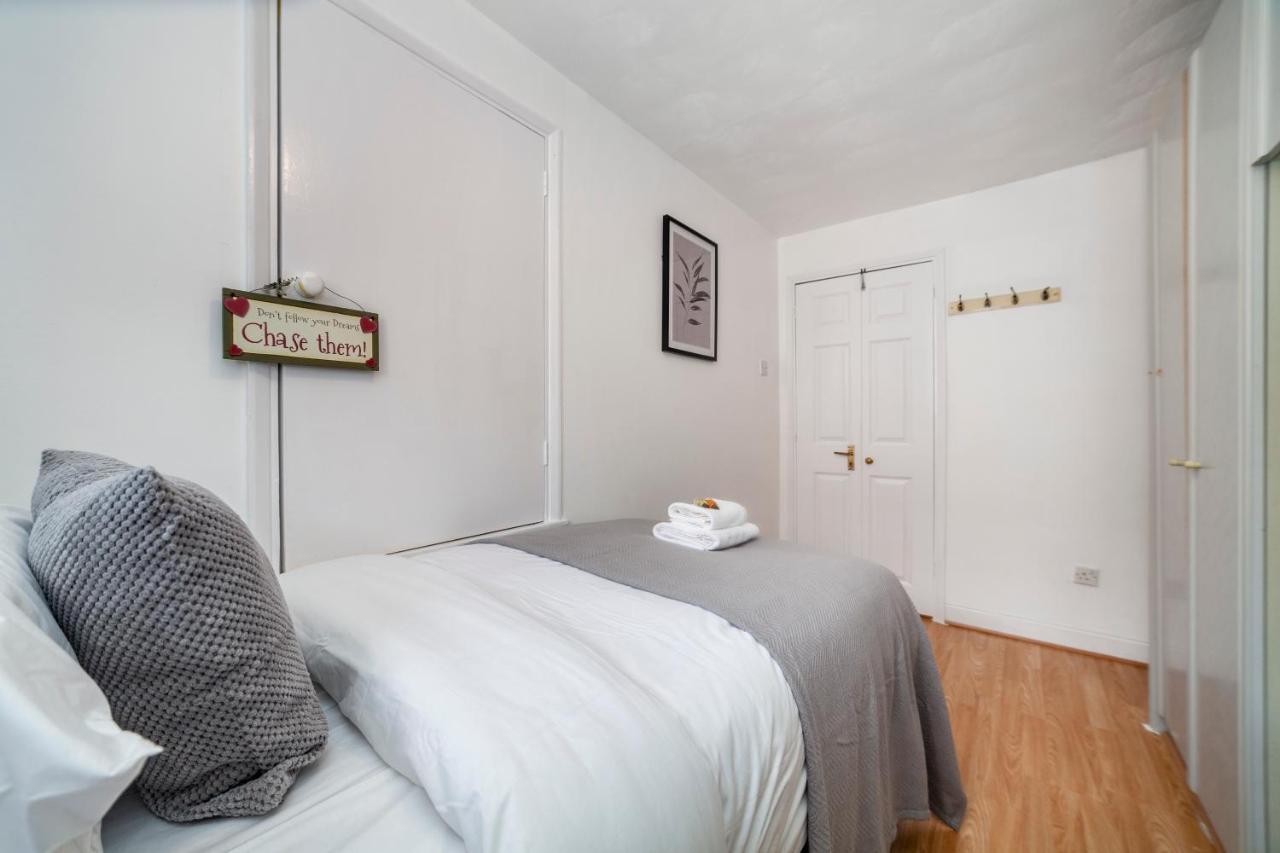 Stunning 3 Bed House With Private Garden, Woolwich * London
