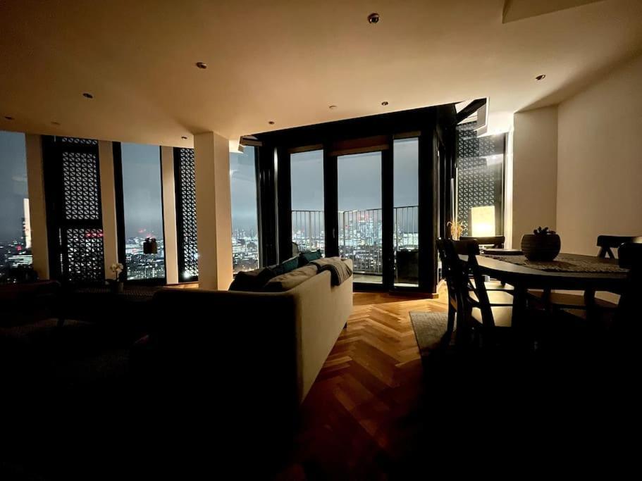 Apartment The Penthouse By Condokeeper London