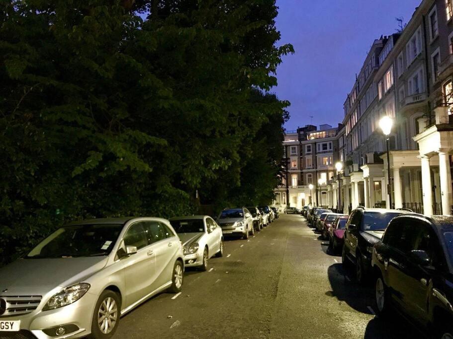 Stunning 2 Bed/2bath Flat In Heart Of Kensington Appartement *