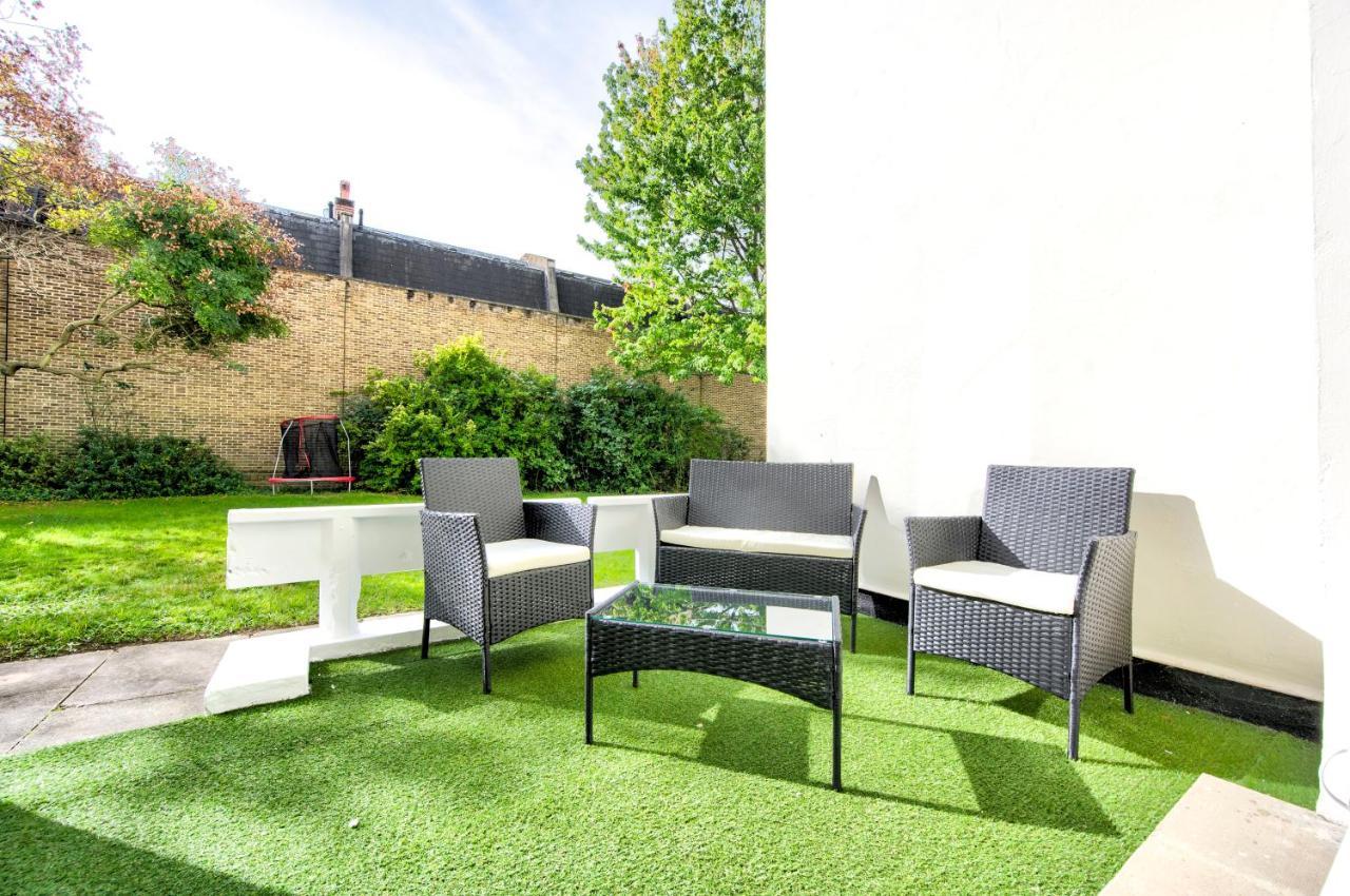 Little Venice Uk Bright & Stylish Garden