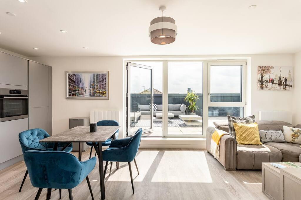 Finsbury Park Penthouse: Luxe Living *