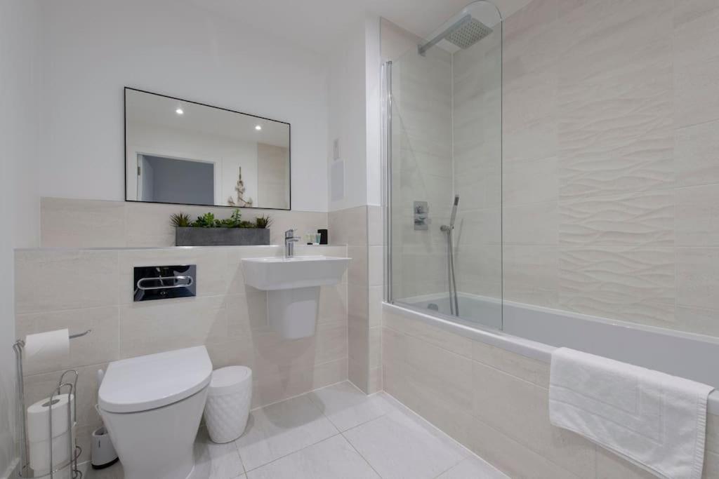 Finsbury Park Penthouse: Luxe Living Apartment London