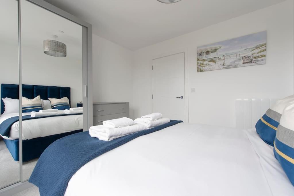 Finsbury Park Penthouse: Luxe Living Apartment *