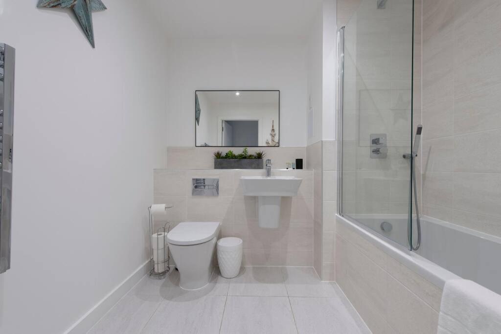 Finsbury Park Penthouse: Luxe Living Apartment London