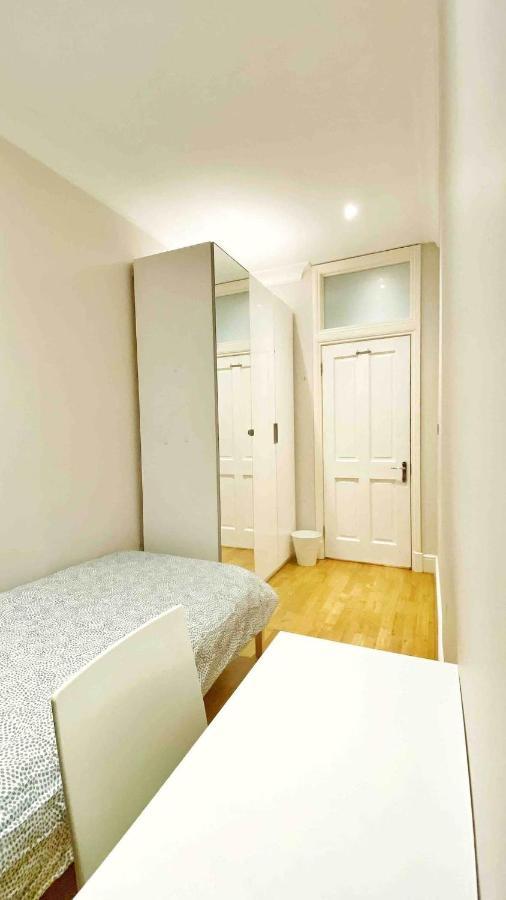 In Of - Fulham Homestay London