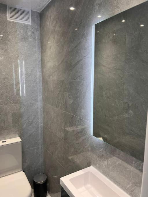 Stunning 2 Bedroom Duplex In The Heart Of Apartamento