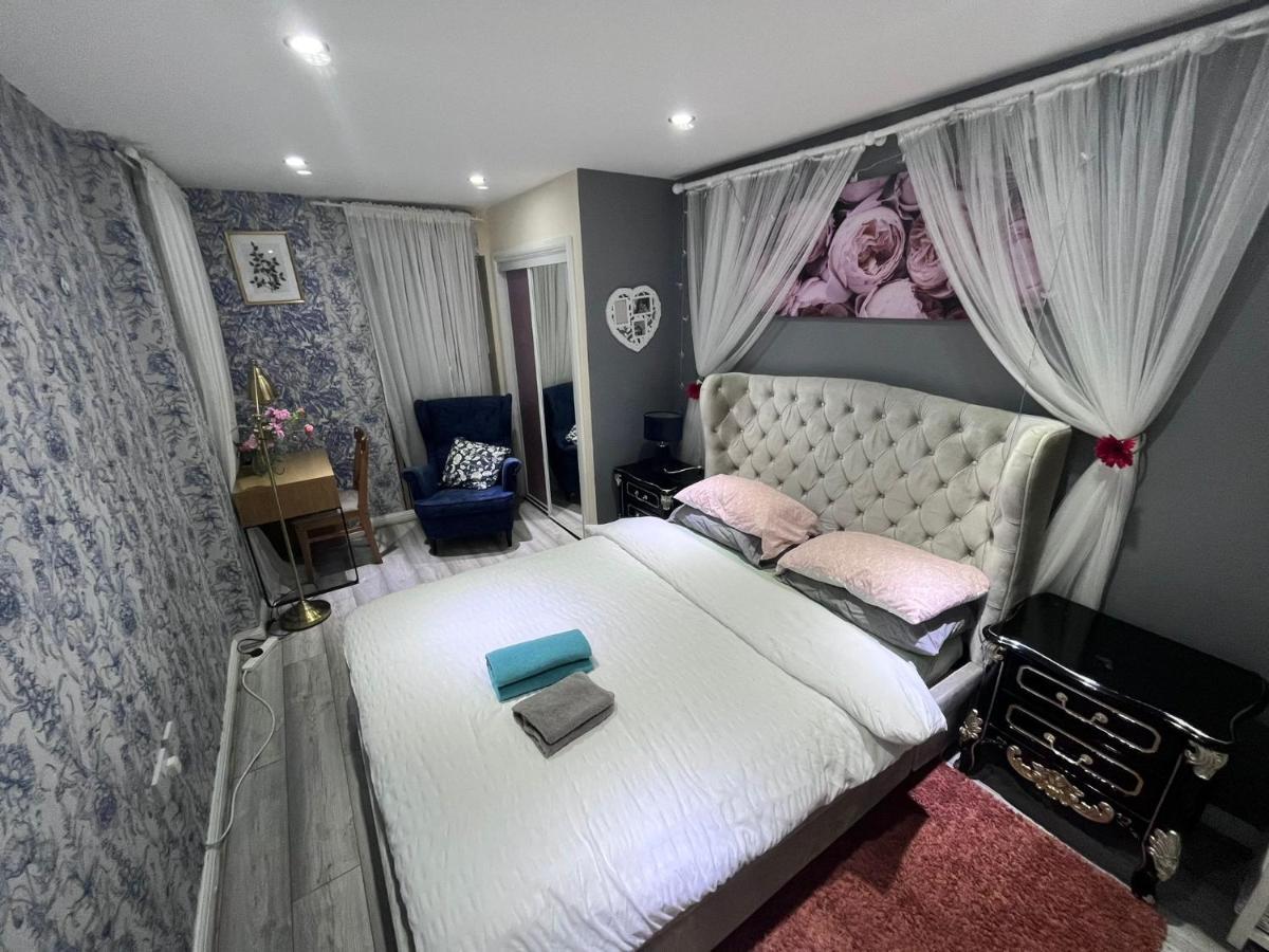 Guest house Near Canary Wharf London